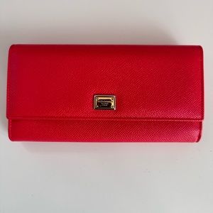 Authentic Dolce & Gabbana Dauphine Calfskin Continental Wallet